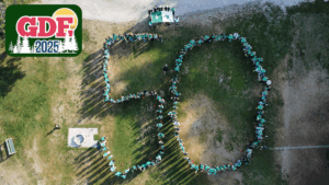 Des élèves forment un 50!